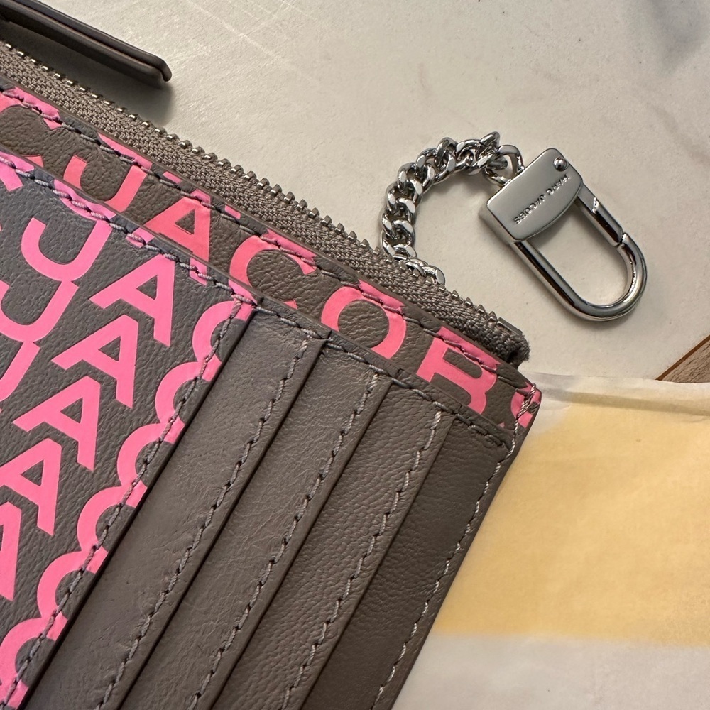 NWT！NEW！Marc Jacobs Monogram Top Zip Card Case with Handles pink & grey leather - Picture 4 of 6